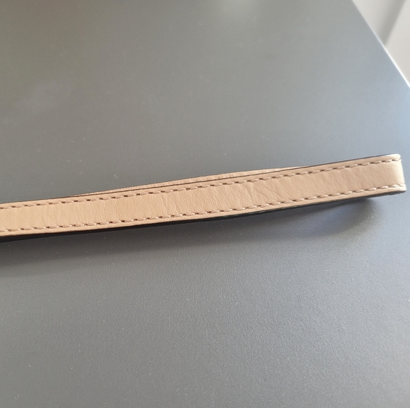 Micheal Kors Wallet - Picture 8 of 8